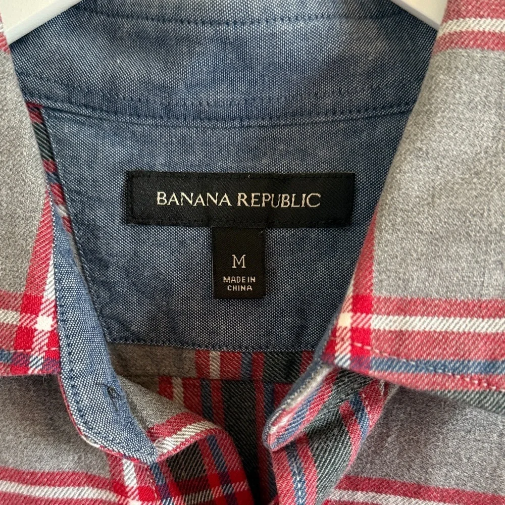 Banana Republic Red and Gray Plaid Casual Shirt Size medium 100% Cotton